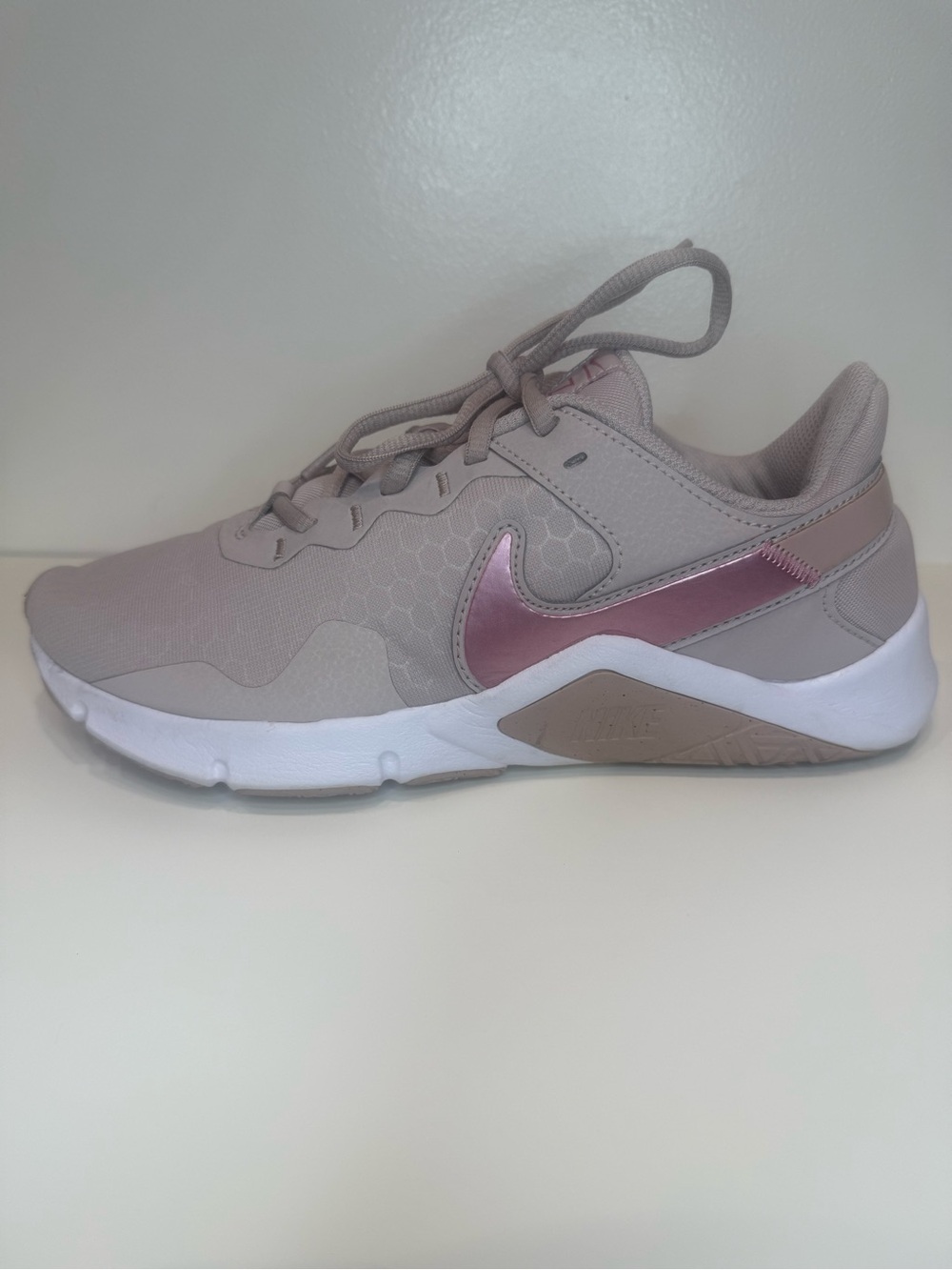 Nike Legend Essential Shoes Women Size 8 Pink Training Sneakers CQ9545-003